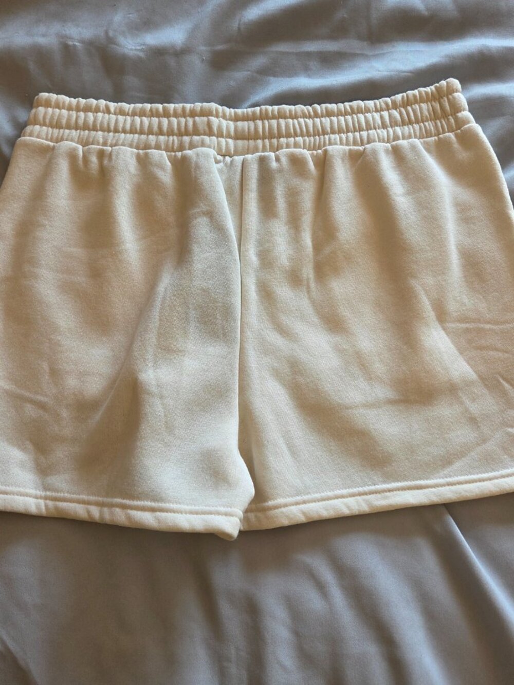 Women's XL Fleece Shorts Popular Well-Know Beagle Character - Picture 2 of 7
